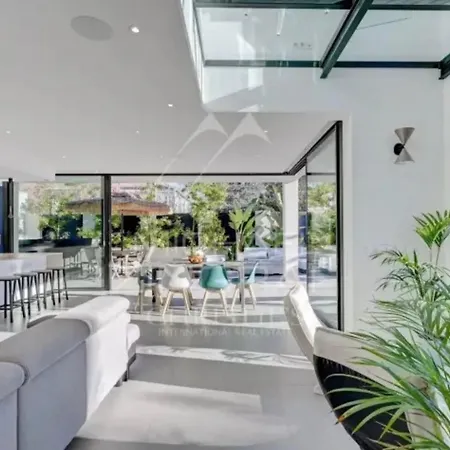 Superbe Piscine Moderne - Cap Brun - De تولون