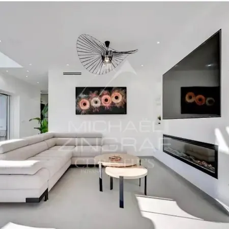 Superbe Piscine Moderne - Cap Brun - De * تولون